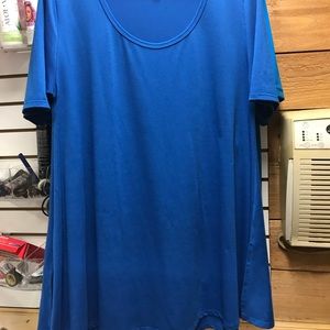 Lularoe Perfect Tee. 🦄🦄